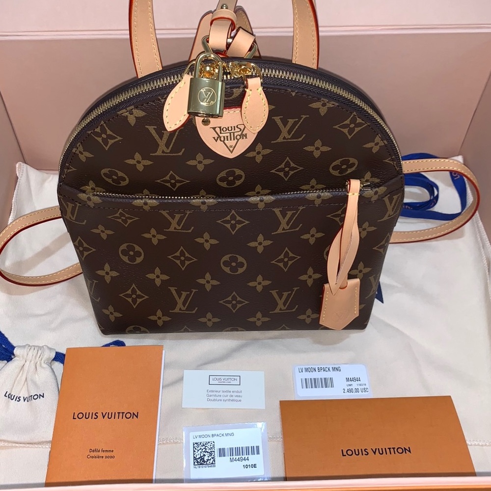 Authentic Louis Vuitton moon backpack like new!!